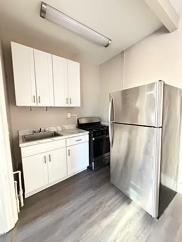 104 Belmont Ave Photo 1