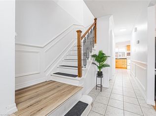 2220 Upper Middle Rd #4, Burlington, ON L7P 2Z9