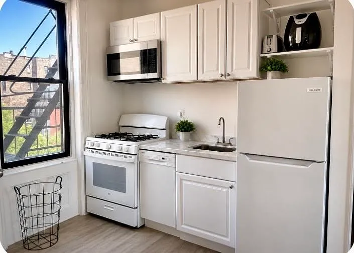 219 Park Ave #9 — Photo 3