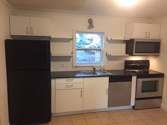 2nd image of 2304 Lyndon Ave