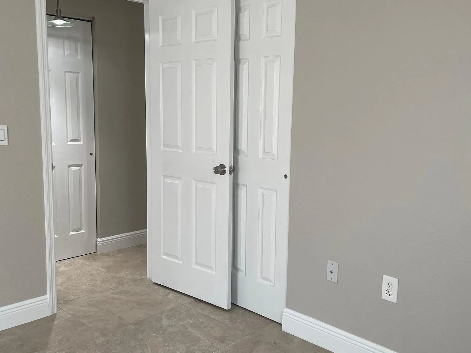 2 bed, 970 sqft, $1,350 — Photo 3