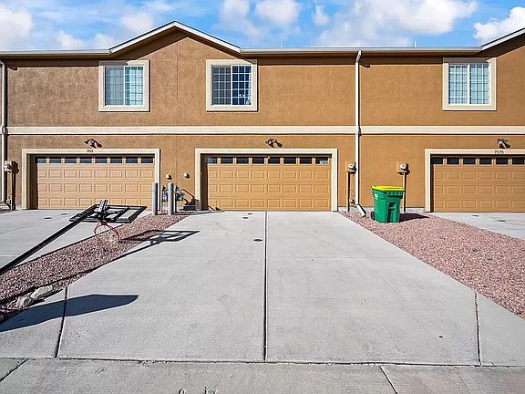 2 car garage/ multiple parking spots