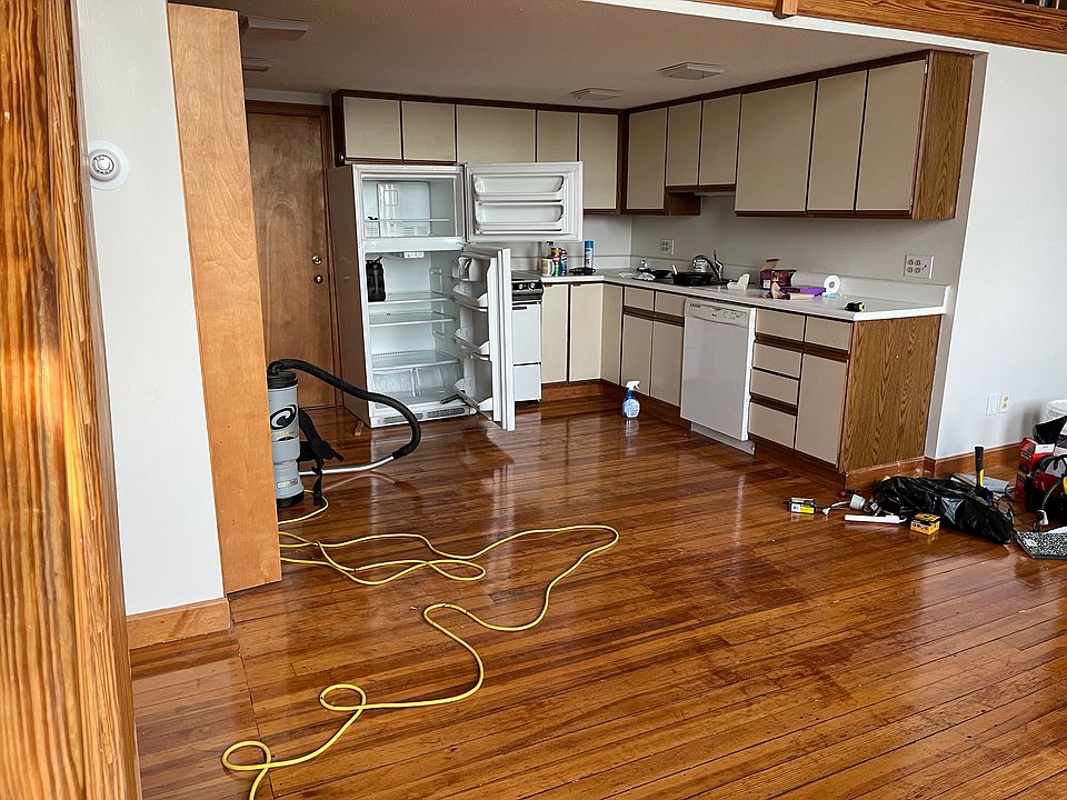 2nd image of 75 Main St #1