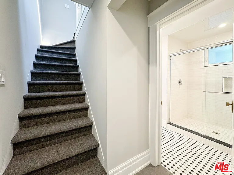 922 W Kensington Rd — Photo 25