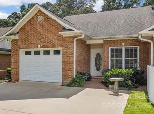 291 N Oak Ave #291, Landrum, SC 29356