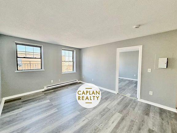 3rd image of 1407 Chapel St #38