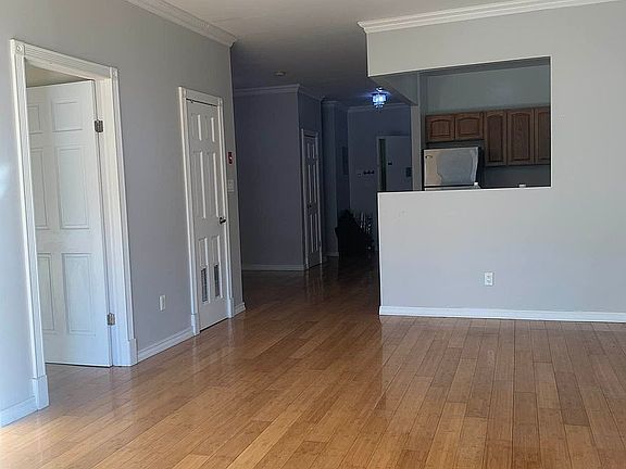 3rd image of 6213 Broadway APT 8