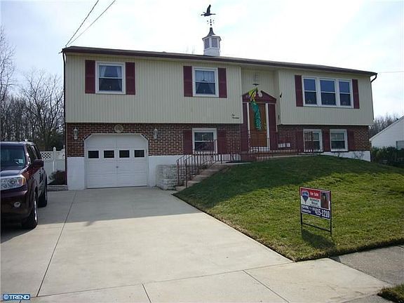 3rd image of 1014 Brown Ln
