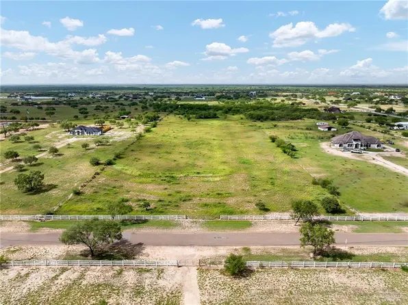 21009 Los Venados Dr, Edinburg, TX 78542