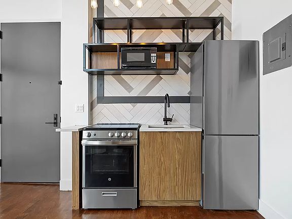 4th image of 386 Leonard St #4B