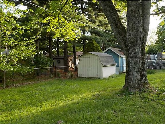 Yard. Back yard with Barn