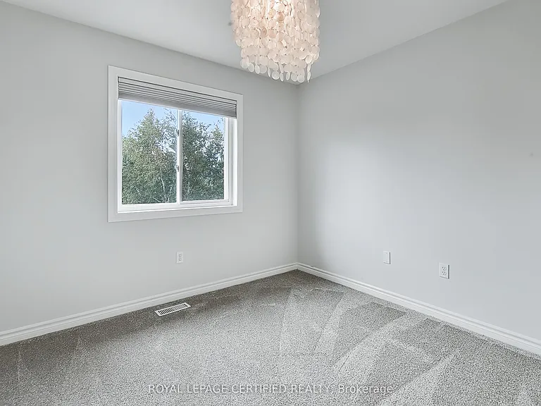 37 Wilkie Cres — Photo 17