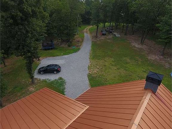 3rd image of 1743 Hambrich Hollow Rd