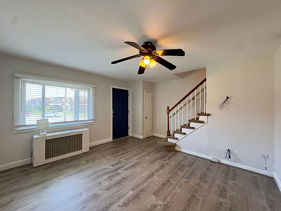 3rd image of 4 Warren Rd