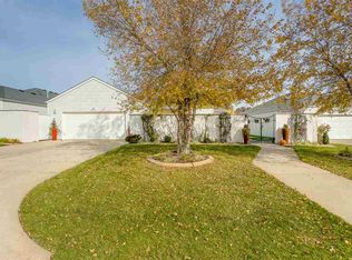 814 N Glenmoor Dr, Wichita, KS 67206