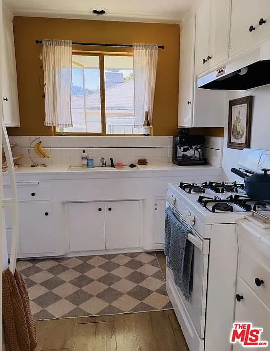 1 bed, 1.0 bath, 900 sqft, $3,975 — Photo 4
