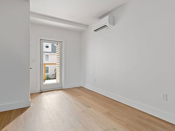4th image of 115 Ives St #201