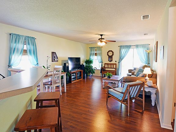 3rd image of 105 Brays Island Ln