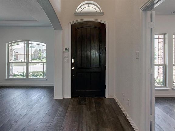 4th image of 2326 Ray Hubbard Way