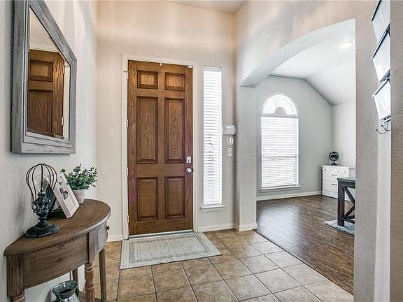3rd image of 6110 Lakecrest Dr