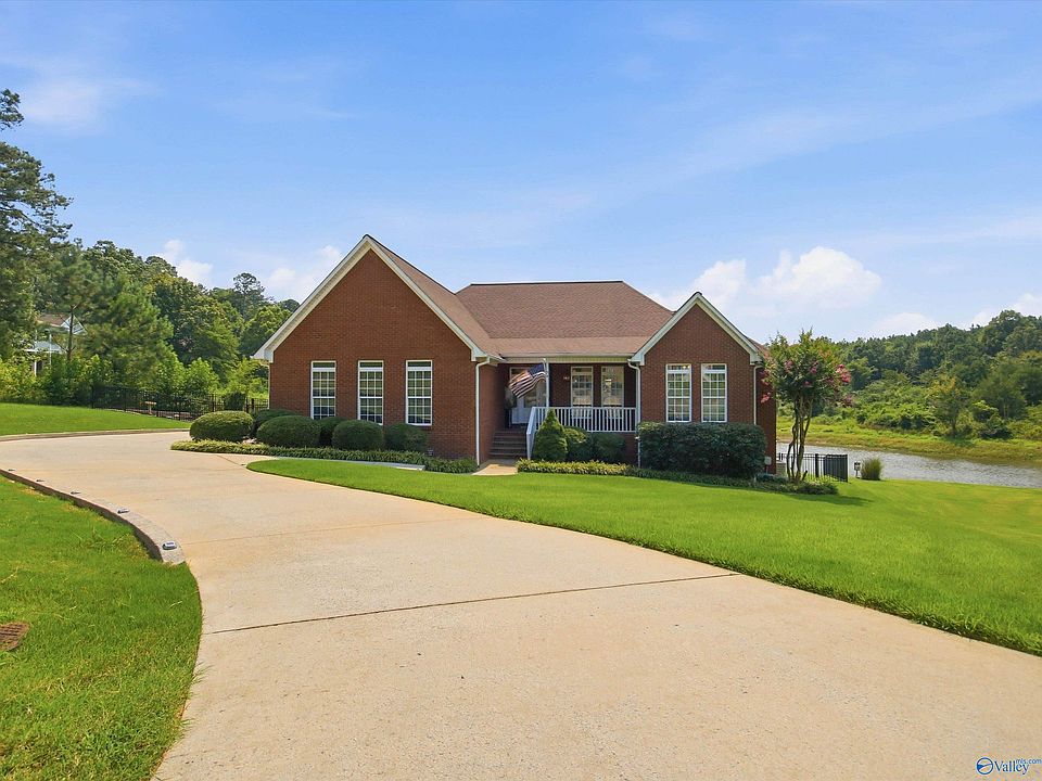 1st image of 74 Oak Ridge Pl