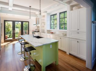4222 Thackeray Pl NE, Seattle, WA 98105