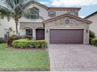 8834 Willow Cove Ln, Lake Worth, FL 33467