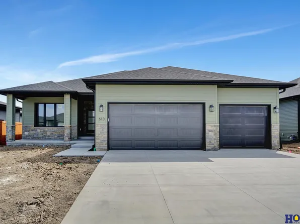 610 Eloise Ave, Lincoln, NE 68520