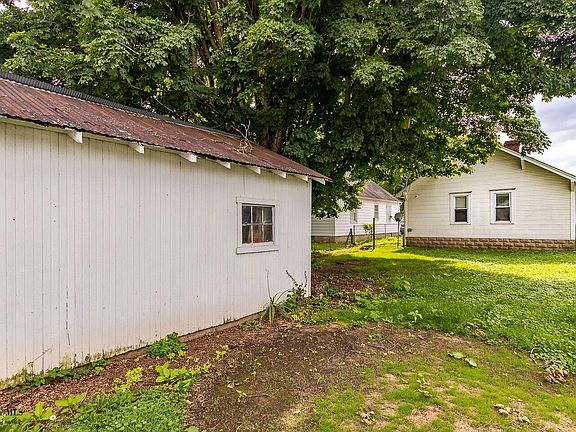 4th image of 330 Miller Ave