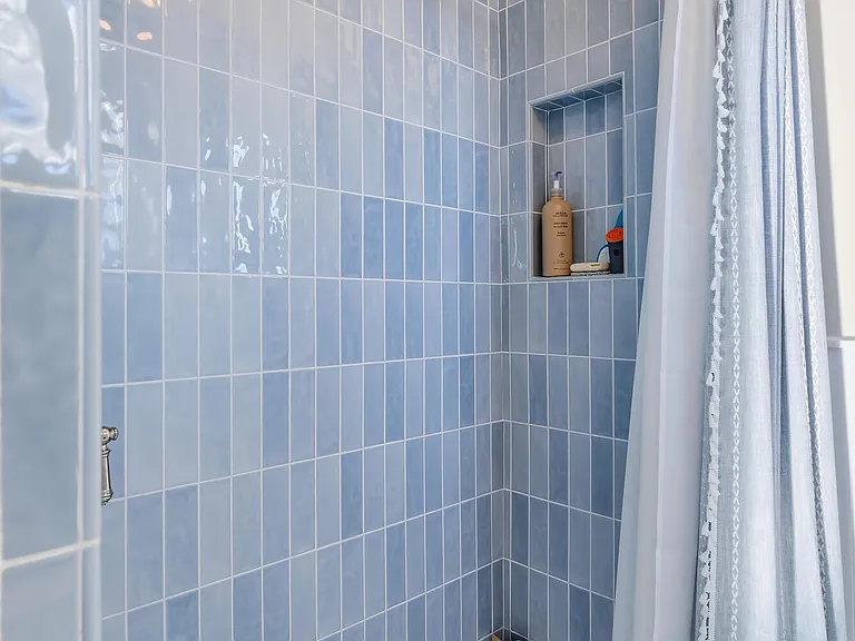 600 N Bayview Ave — Photo 18