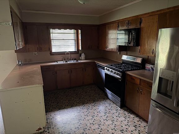 3rd image of 2410 Sheraton Park Dr