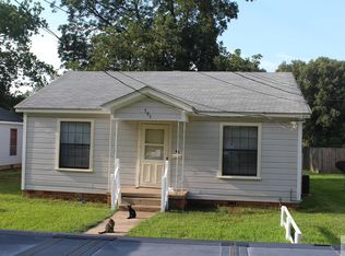 705 E Short 6th St, Hope, AR 71801