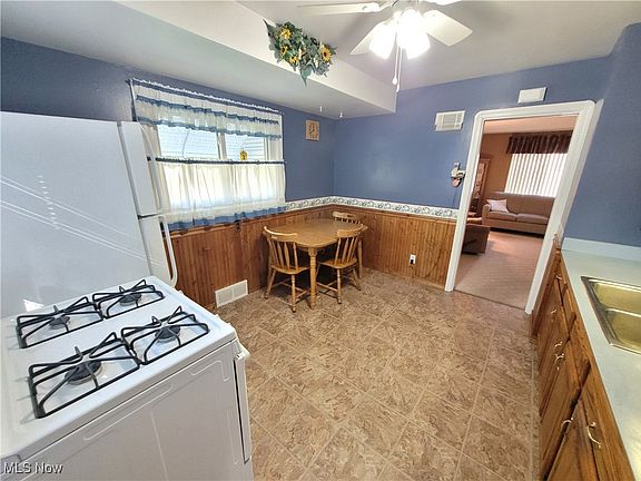 5th image of 8007 Elmhurst Dr