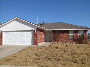 1601 Queensbury Rd, Moore, OK 73160