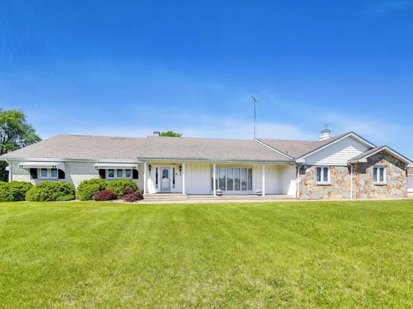 20 N Carbon Hill Rd, Coal City, IL 60416