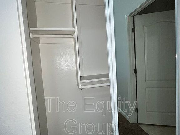 4th image of 2417 W Sunnyside Ave
