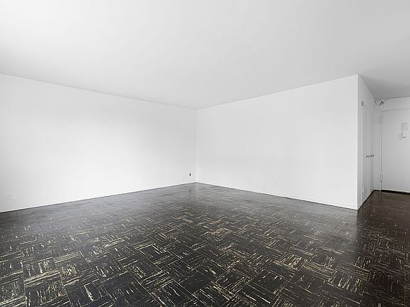 5th image of 80 La Salle St APT 17D