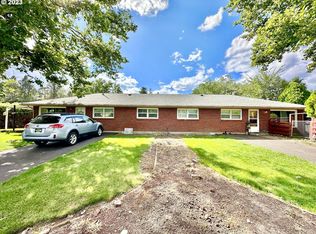 1102 11th St, La Grande, OR 97850