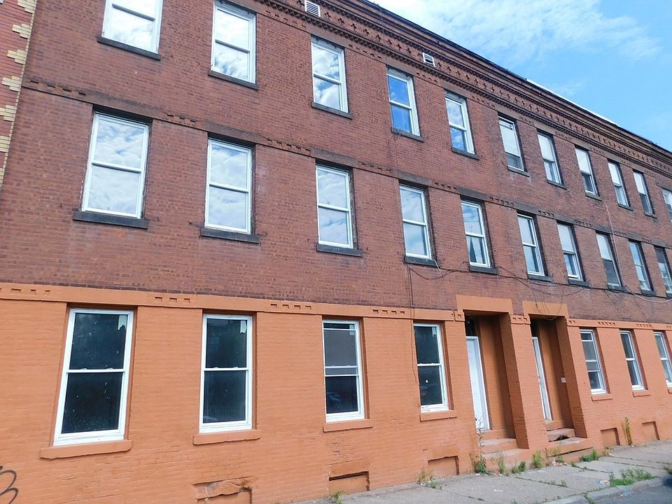 95 Elm St, Holyoke, MA 01040 Zillow