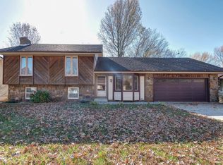 1636 W Lindberg St, Springfield, MO 65807