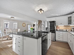 32 Main Street, Kingston, NH 03848