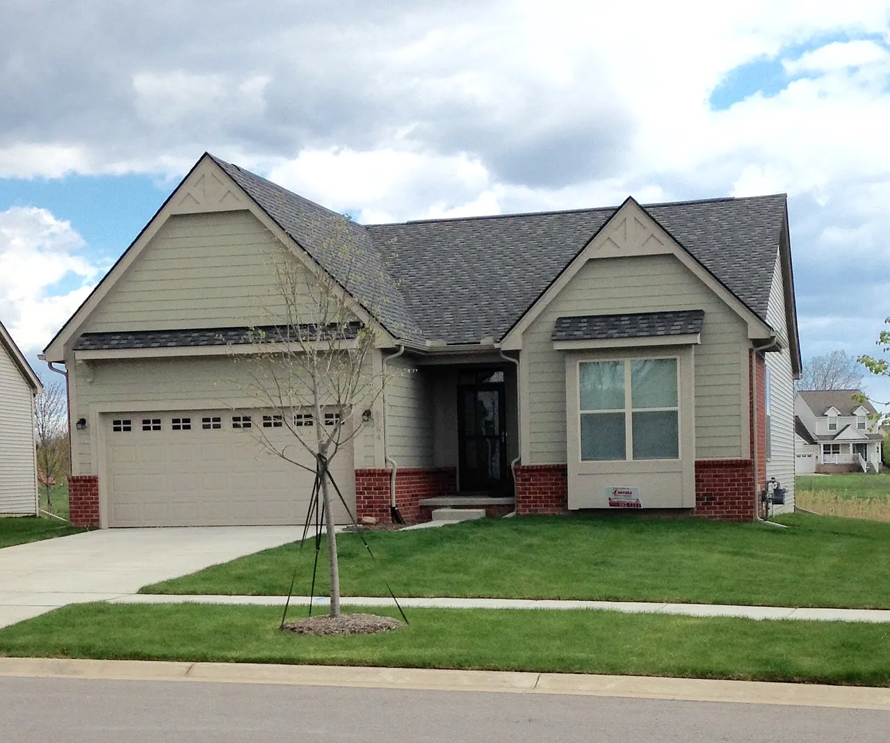 2091 Sheffield Dr photo 1