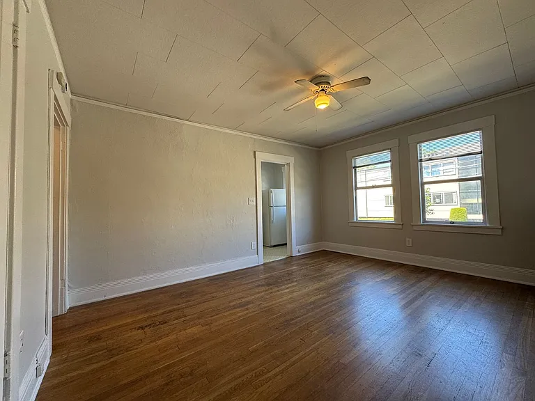 Glen Ellen Apartments — Photo 10