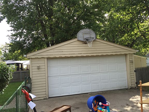 5th image of 33543 Fernwood St