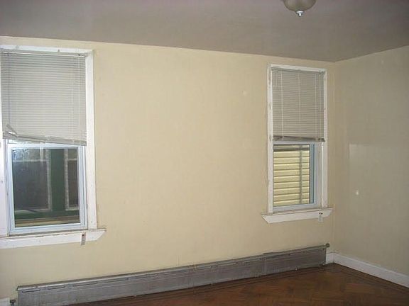 3rd image of 713 18th Ave