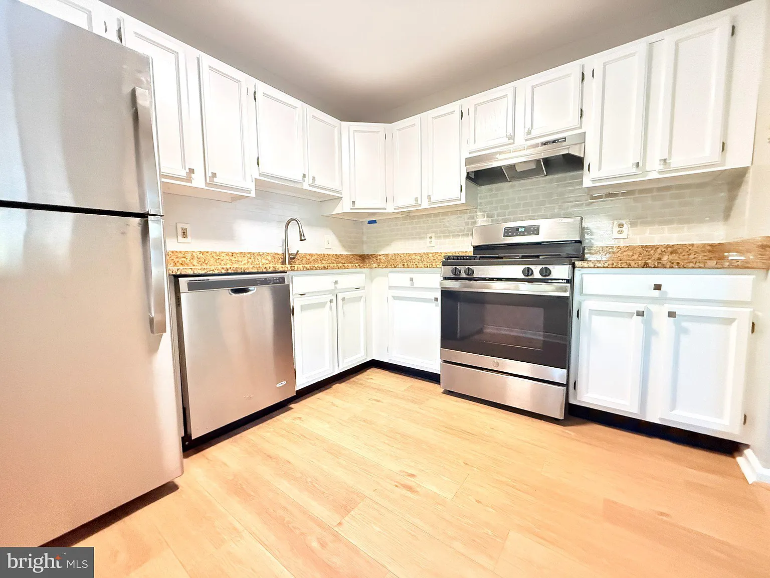2 bed, 2.0 bath, 1130 sqft, $2,500 — Photo 4