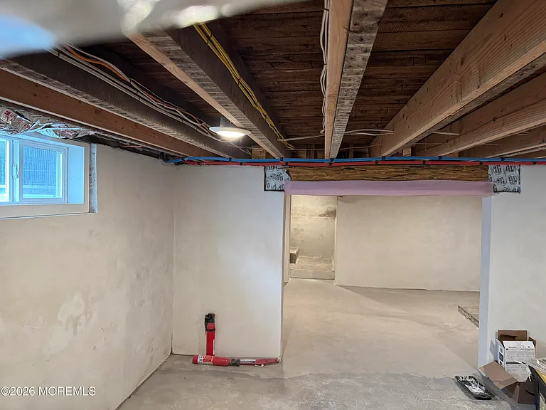 13 Locust Ave — Photo 17