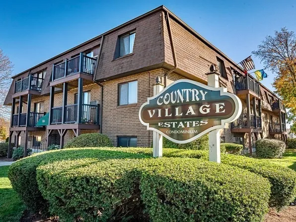 3 Karena Dr APT 2, Taunton, MA 02780