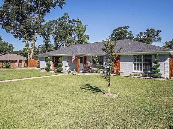 4th image of 829 Barclay Dr
