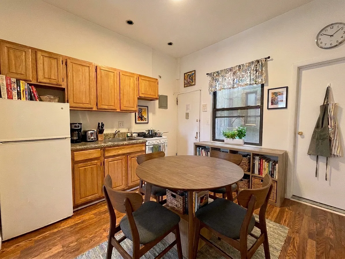 Building Photo - 65 Saint Marks Pl #18